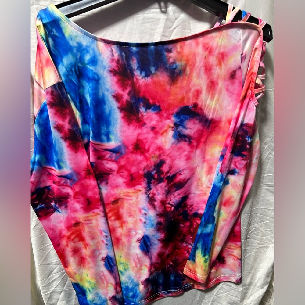 Tye dye criss cross asymmetrical & splatter shirt V-neck tees